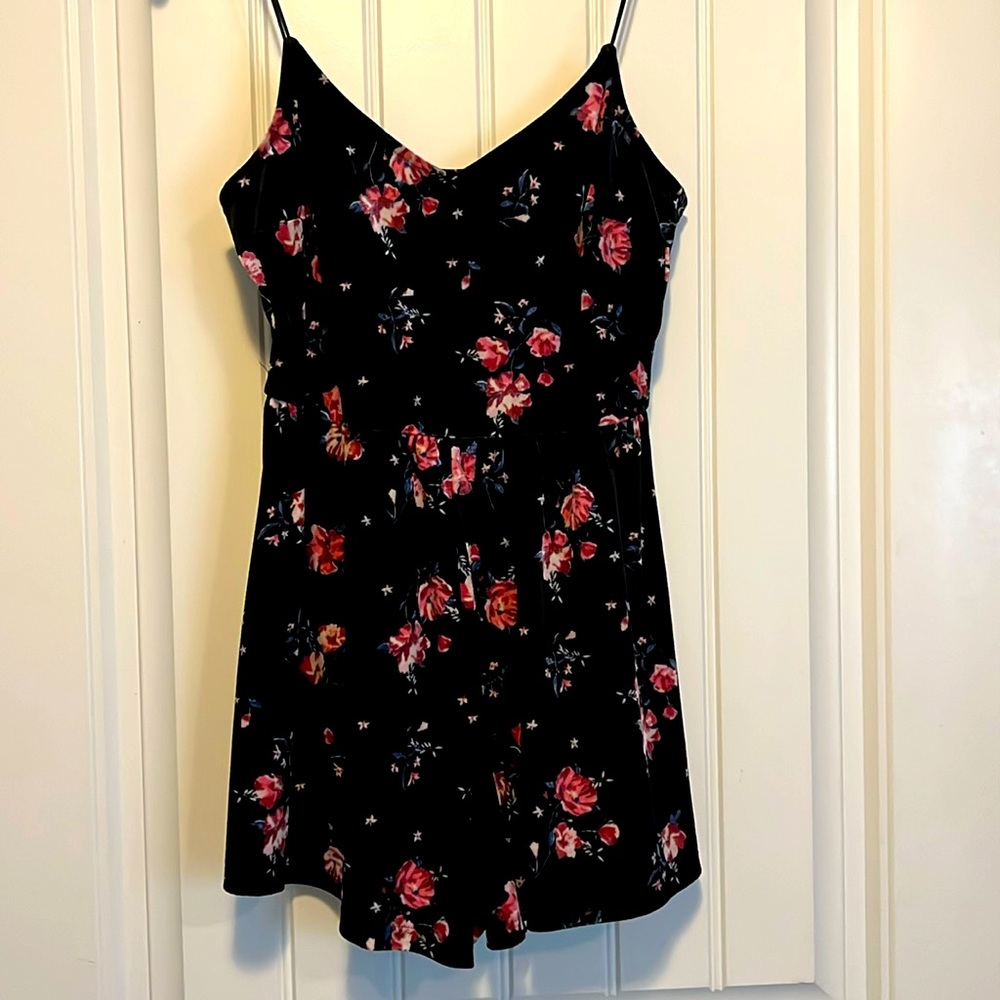 🌸Black Floral Romper